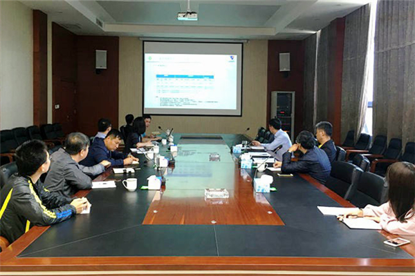 董事長李學軍在公司農(nóng)林業(yè)務板塊發(fā)展規(guī)劃會上強調(diào):打破傳統(tǒng) 放眼未來 打造精品 堅持走差異化產(chǎn)品道路