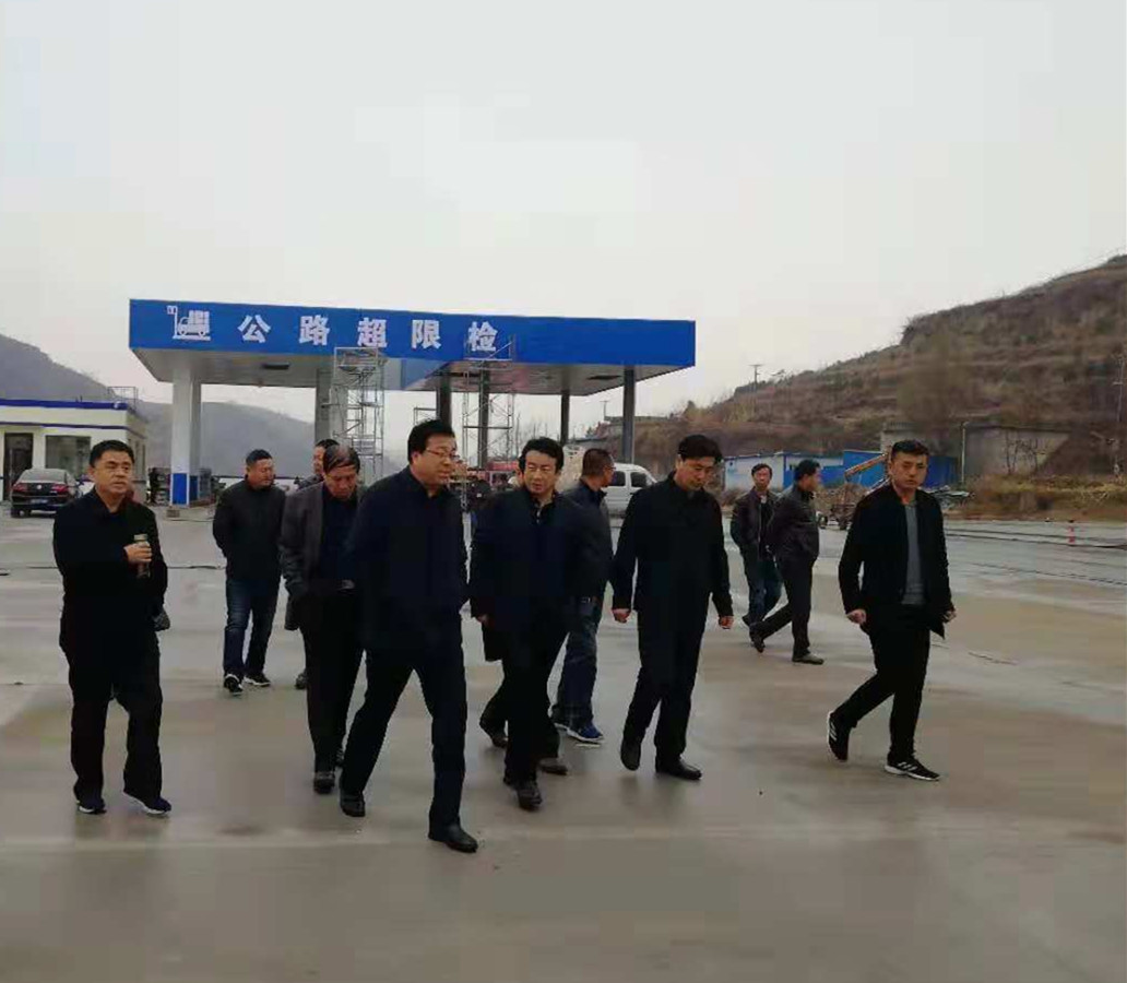 安欣一行視察G307吳綏路超限站建設情況