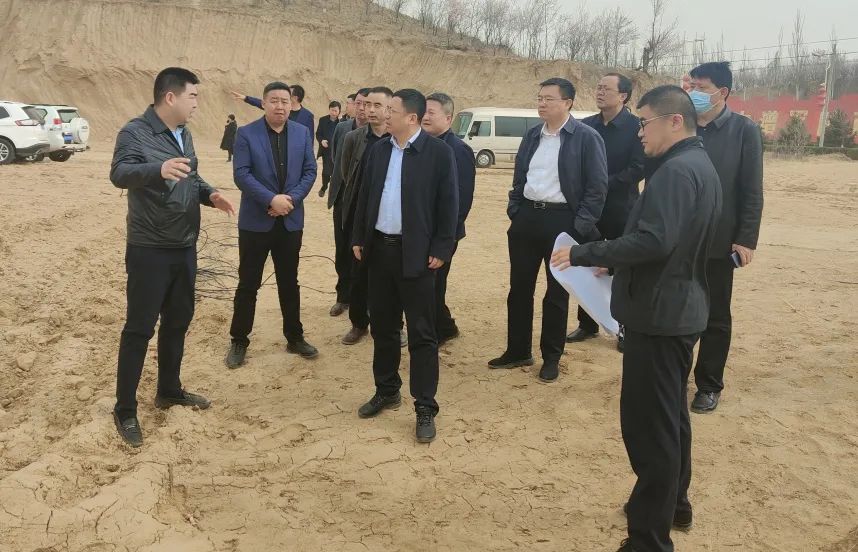 靖邊縣長(zhǎng)孫利斌一行到東過(guò)境危化通道及物流中轉(zhuǎn)區(qū)PPP項(xiàng)目調(diào)研