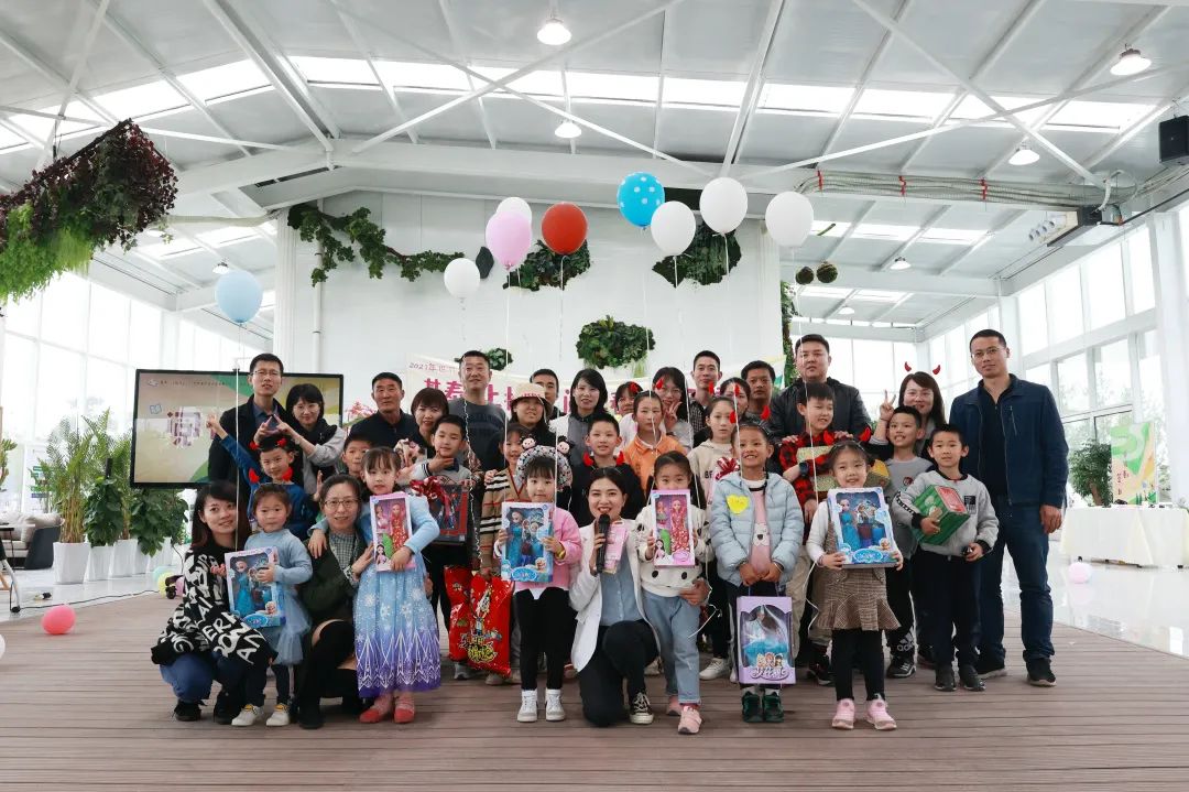 “閱讀春天”親子讀書(shū)會(huì)圓滿(mǎn)舉行